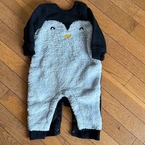 Gap penguin outfit  3-6 months